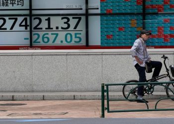 Asia stocks follow Wall Street down as Fed fights inflation