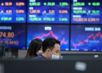 Global stocks rise as Europe wrestles with gas shortages