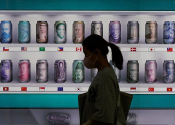 Global stocks slide for 3rd day on economic growth fears