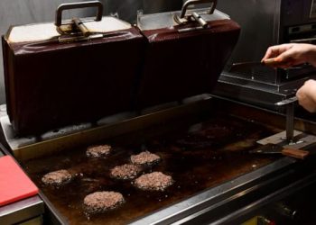 Lights out, ovens off. Europe preps for winter energy crisis