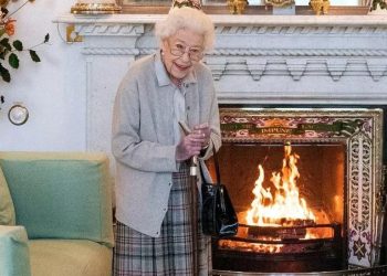 Queen Elisabeth II under medical supervision at Balmoral