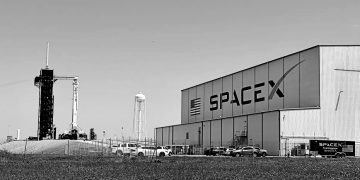 NASA awards SpaceX $1.43 billion contract for 5 more astronaut missions