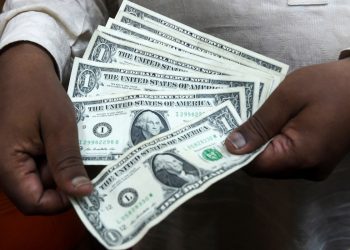 Bitcoin holds strong at over $19K; why is the dollar dominating?