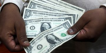 Bitcoin holds strong at over $19K; why is the dollar dominating?