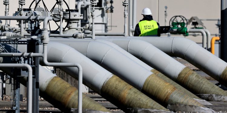 Russia’s Gazprom keeps gas pipeline to Germany switched off
