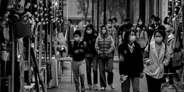 Asian shares extend losses as the spectre of recession looms