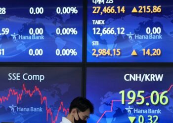 Asian stocks mixed ahead of US GDP update, Europe rates call