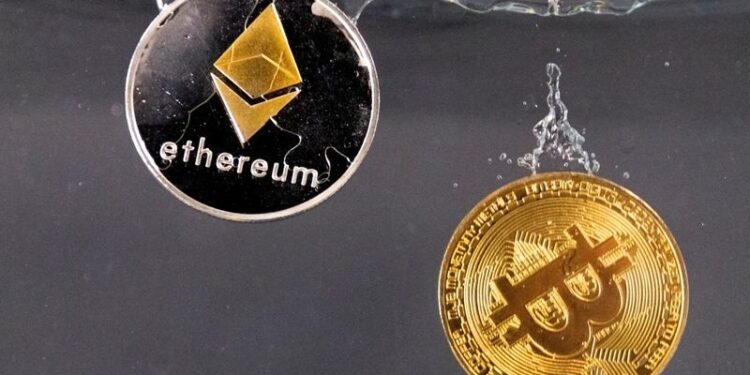 Hack jitters push bitcoin investors back to the future