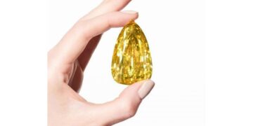 400 carats and as big as a pear – The largest diamond to be auctioned at more than $14 million