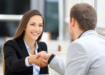 People who make good first impressions never do these 4 things