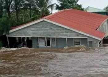 Shocking photos show beach houses being taken by the ocean
