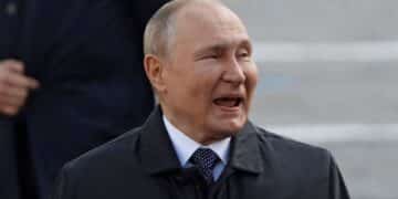 ‘Cancer-stricken’ Putin’s body language ‘reveals he’s in crippling pain’