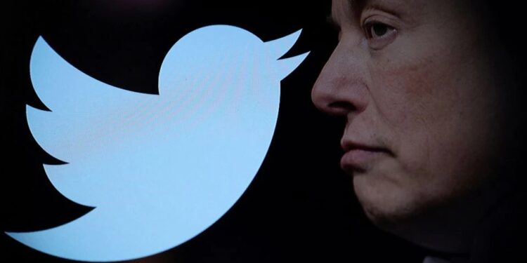 Elon Musk reportedly fires top Twitter executives