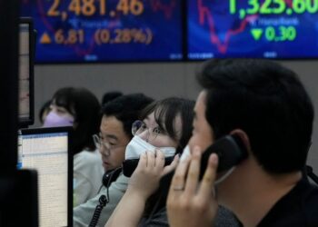 Global stocks higher after US and Chinese presidents meet