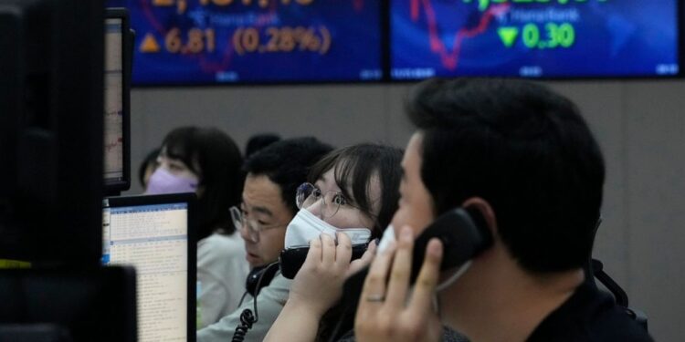 Global stocks higher after US and Chinese presidents meet