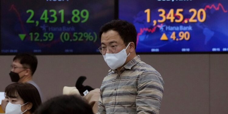 Asian stocks down after Wall Street weekly loss on rate fears
