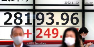 Asian stocks mixed after Wall St slide, China virus fears