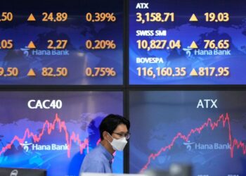 Asian stocks follow Wall Street down before the US inflation update