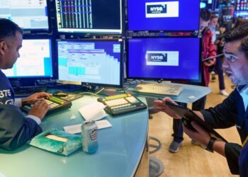 Asia stocks fall after Fed says more US rate hikes likely