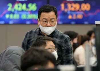 Wall Street is flat ahead of the appearance by the Fed chair in NYC