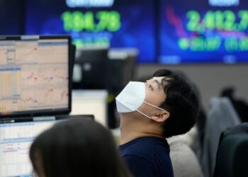 Asian shares fall as China protests, lockdowns cloud outlook