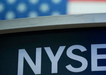 Asian shares advance, shrugging off Wall Street retreat