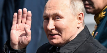 Russian revolutionaries prepare for post-Putin future