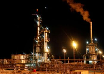 Europe rushes to fill up on Russian diesel before ban begins