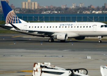 United places huge order with Boeing to replace ageing planes