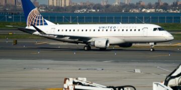 United places huge order with Boeing to replace ageing planes