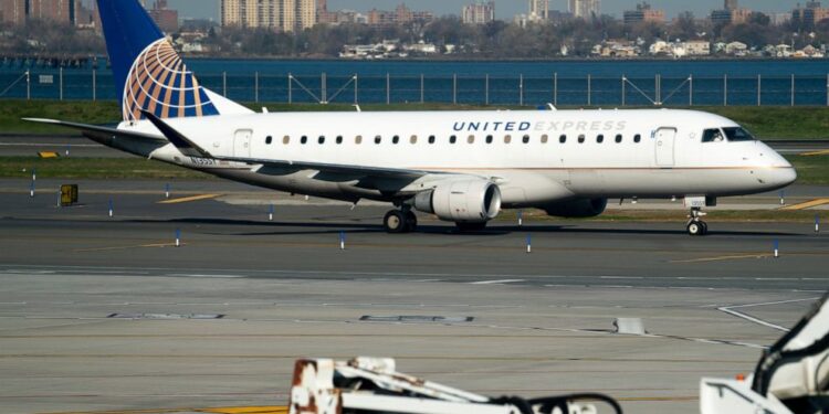 United places huge order with Boeing to replace ageing planes