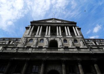 Bank of England set to raise rates to 3.5% after inflation hits 41-year high