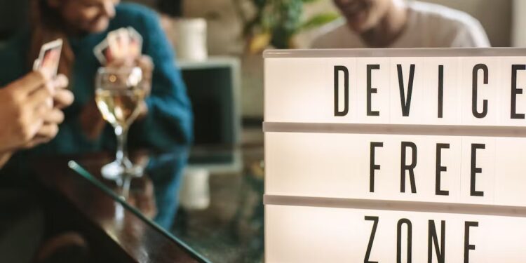 How to enjoy a digital detox over Christmas