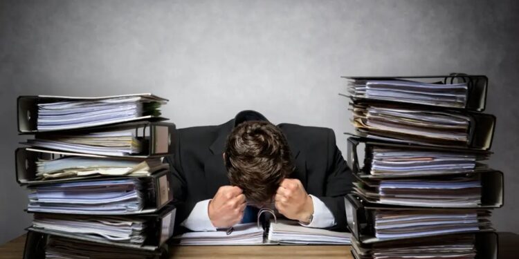 Goldman Sachs junior bankers work 98 hours a week — making the equivalent of about $22 an hour