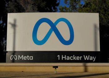 Frustrated virtual reality pioneer leaves Facebook’s parent