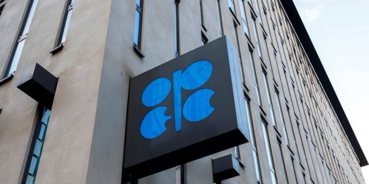 No OPEC+ oil shakeup as Russian price cap stirs uncertainty