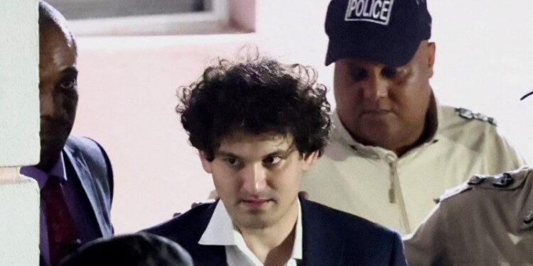 How did Bankman-Fried secure $250.000.000 bail?