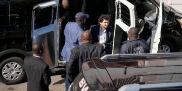 Bahamas hands over FTX founder to the US to face charges