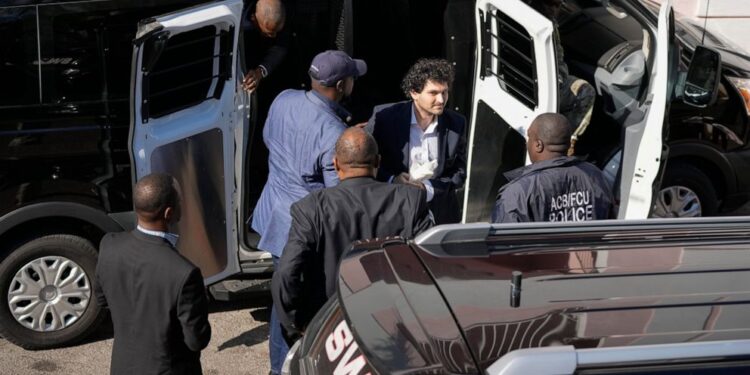 Bahamas hands over FTX founder to the US to face charges