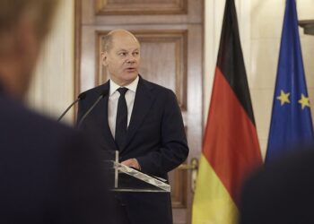 Germany considers €1 billion in support for 10 fossil fuel projects overseas