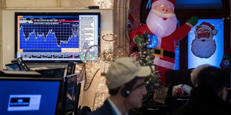 The Santa Claus rally in the stock market is at risk as 3 bearish fundamentals dominate bullish seasonal trends
