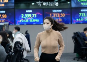 Asian shares decline after retreats on Wall Street, Europe