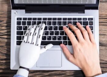 What is the AI chatbot phenomenon ChatGPT and could it replace humans? 1.000.000 users since Wednesday