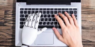 What is the AI chatbot phenomenon ChatGPT and could it replace humans? 1.000.000 users since Wednesday