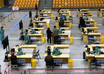 Chinese hospitals, funeral homes ‘extremely busy’ as COVID spreads unchecked