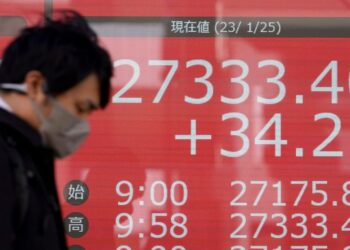 Asia shares trading mixed, China markets closed for holidays