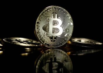 Bitcoin rose 5.6% to $21,044