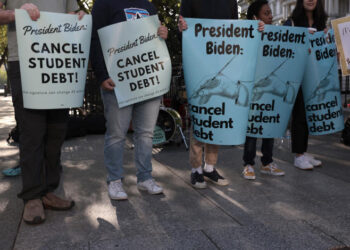 A millennial founder who sold her company to JP Morgan for $175 million allegedly paid a college professor $18K to fabricate 4 million accounts. 