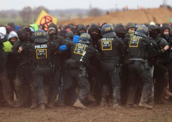 Thousands protest in Germany against coal mine expansion
