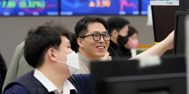 Global shares fall in muted trading ahead of Fed meeting